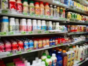 スーパーやコンビニが徒歩圏内にある